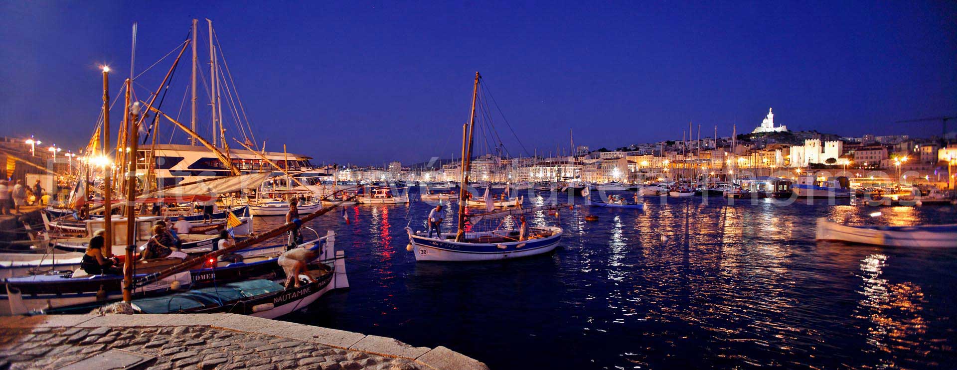 Le vieux port de Marseille » Vacances  Arts Guides Voyages