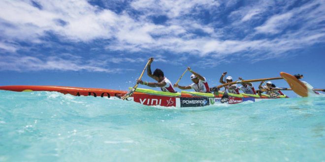 Hawaiki nui va'a - Pirogue sur Lagon