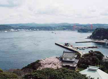 un samourai sur les hauteurs de nagasaki