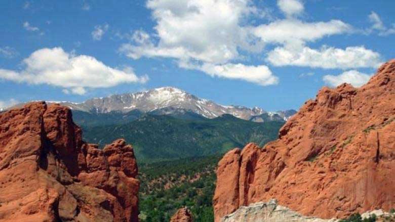 Pikes-Peak-and-Garden-of-the-Gods