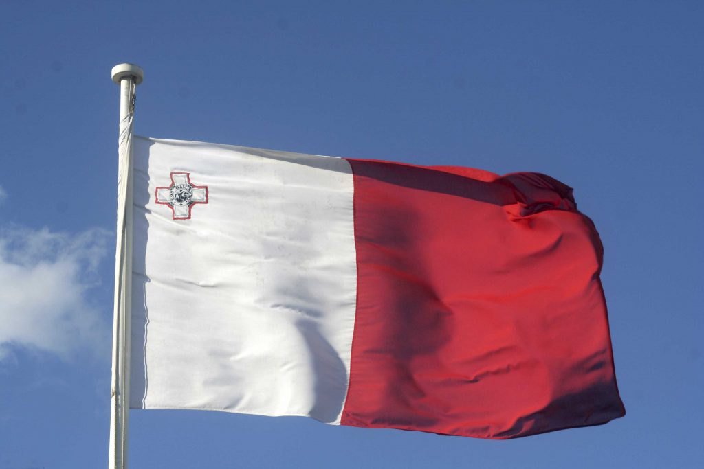 drapeau croix de malte