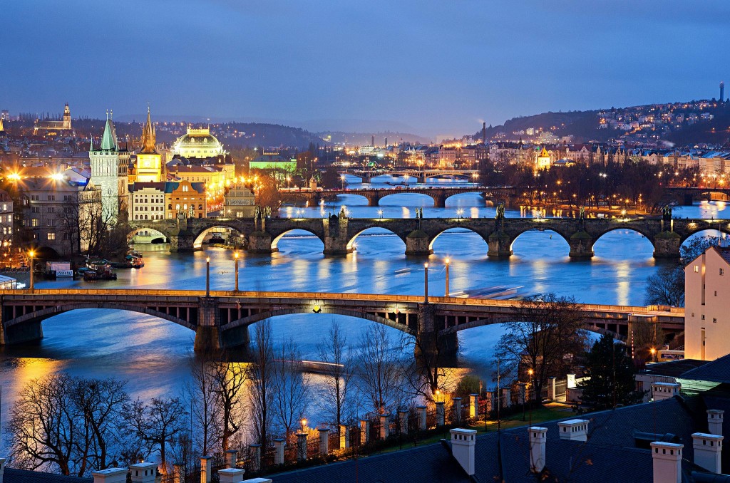 Ponts de Prague la nuit