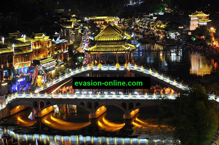 Paysages nocturnes en chine de l'ancienne ville de Fenghuang