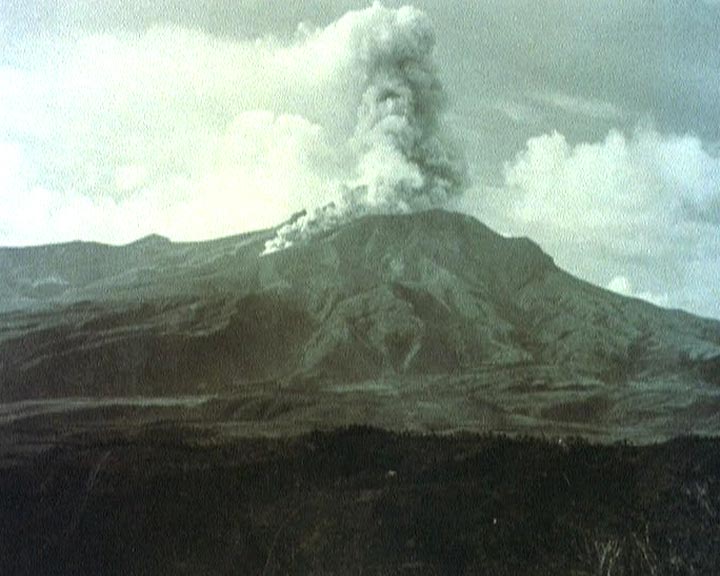 eruption-montagne-pelee-1902