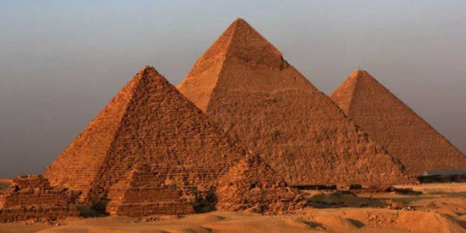 Les pyramides de Gizeh