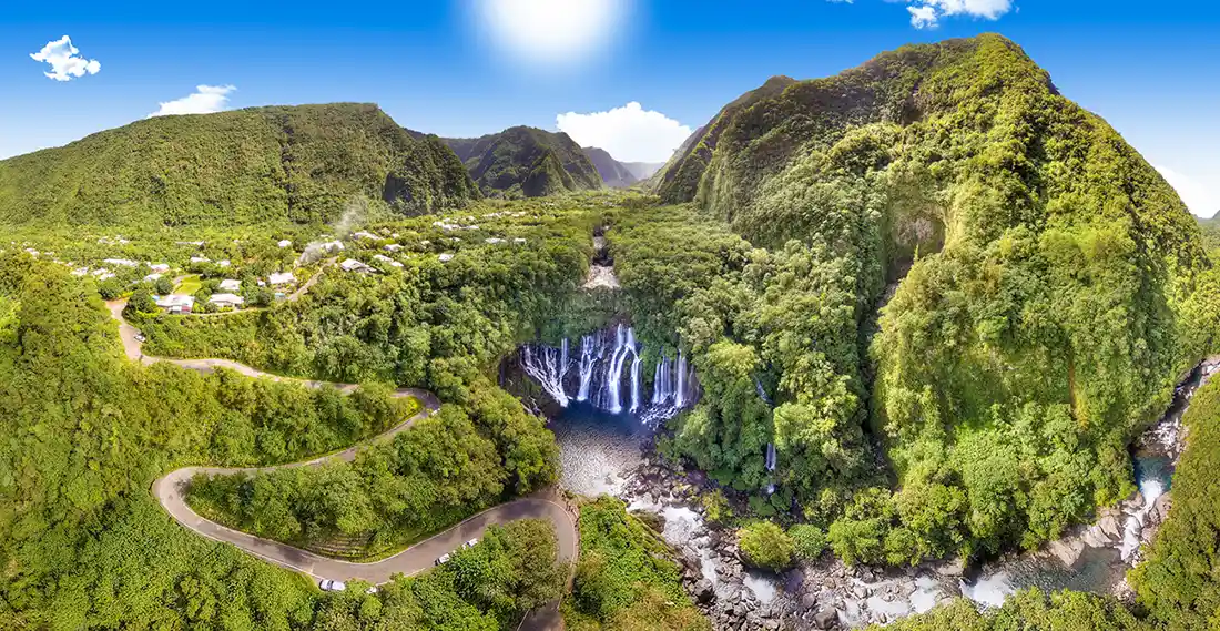 Paysage de cascades à la Réunion - Le trou de fer